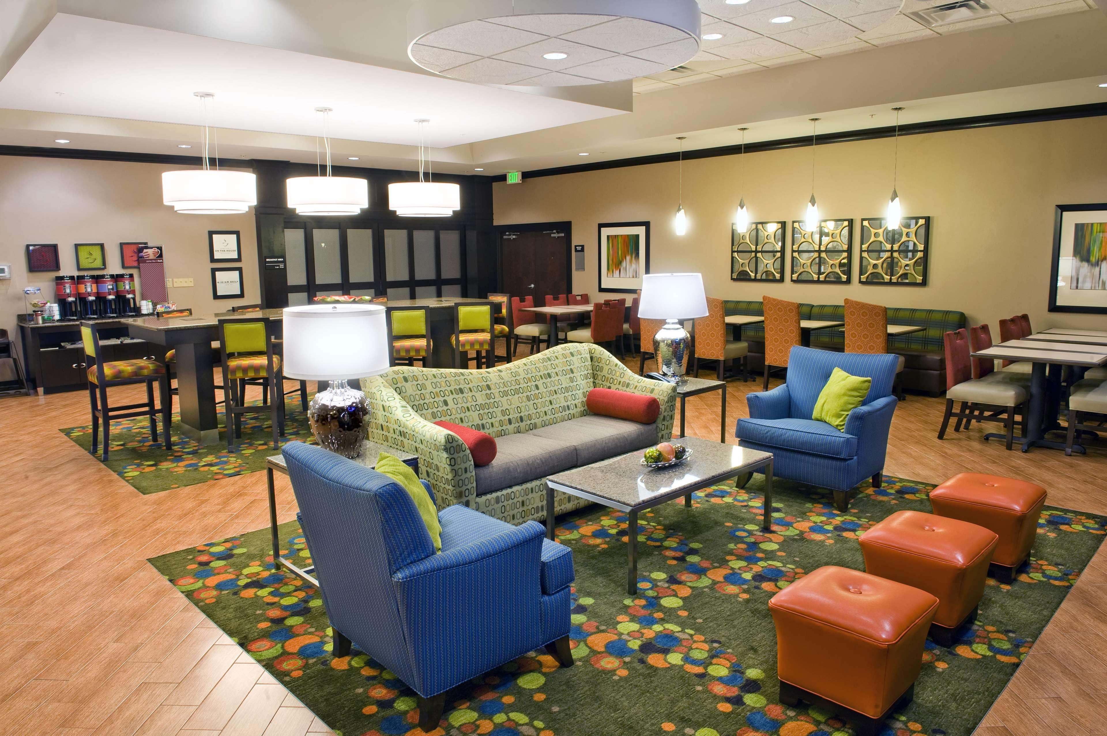Hampton Inn Evansville Airport Exterior photo