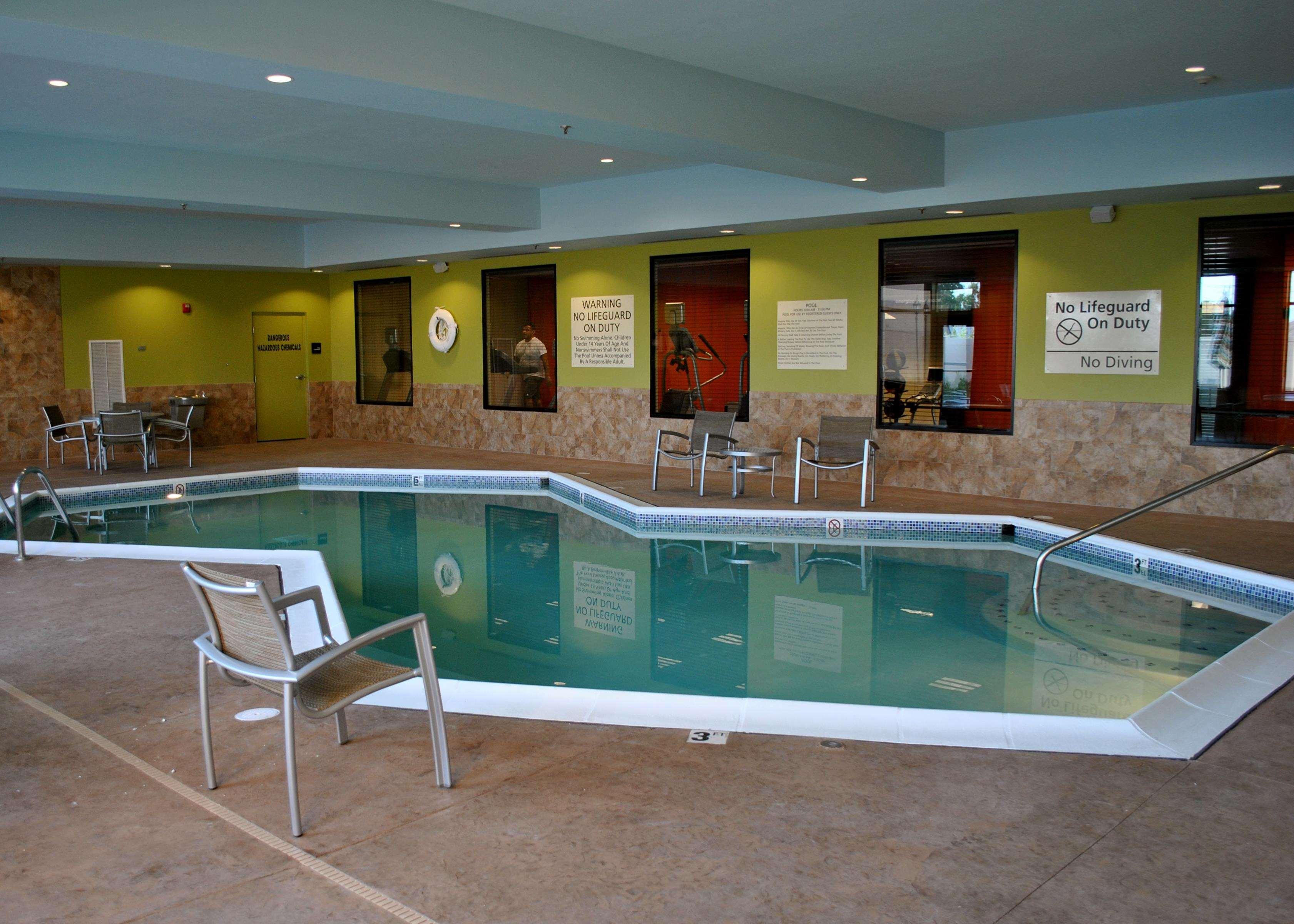 Hampton Inn Evansville Airport Facilities photo