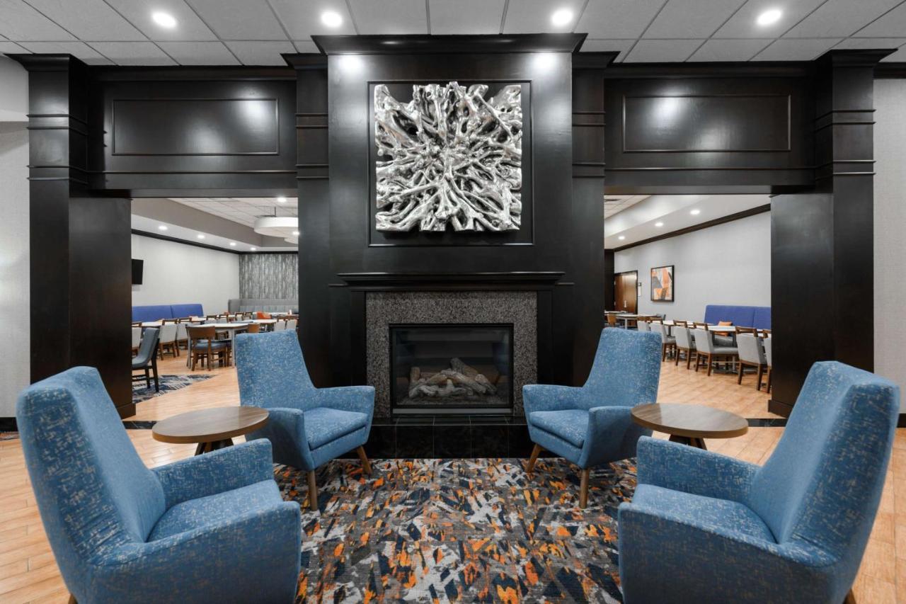 Hampton Inn Evansville Airport Exterior photo