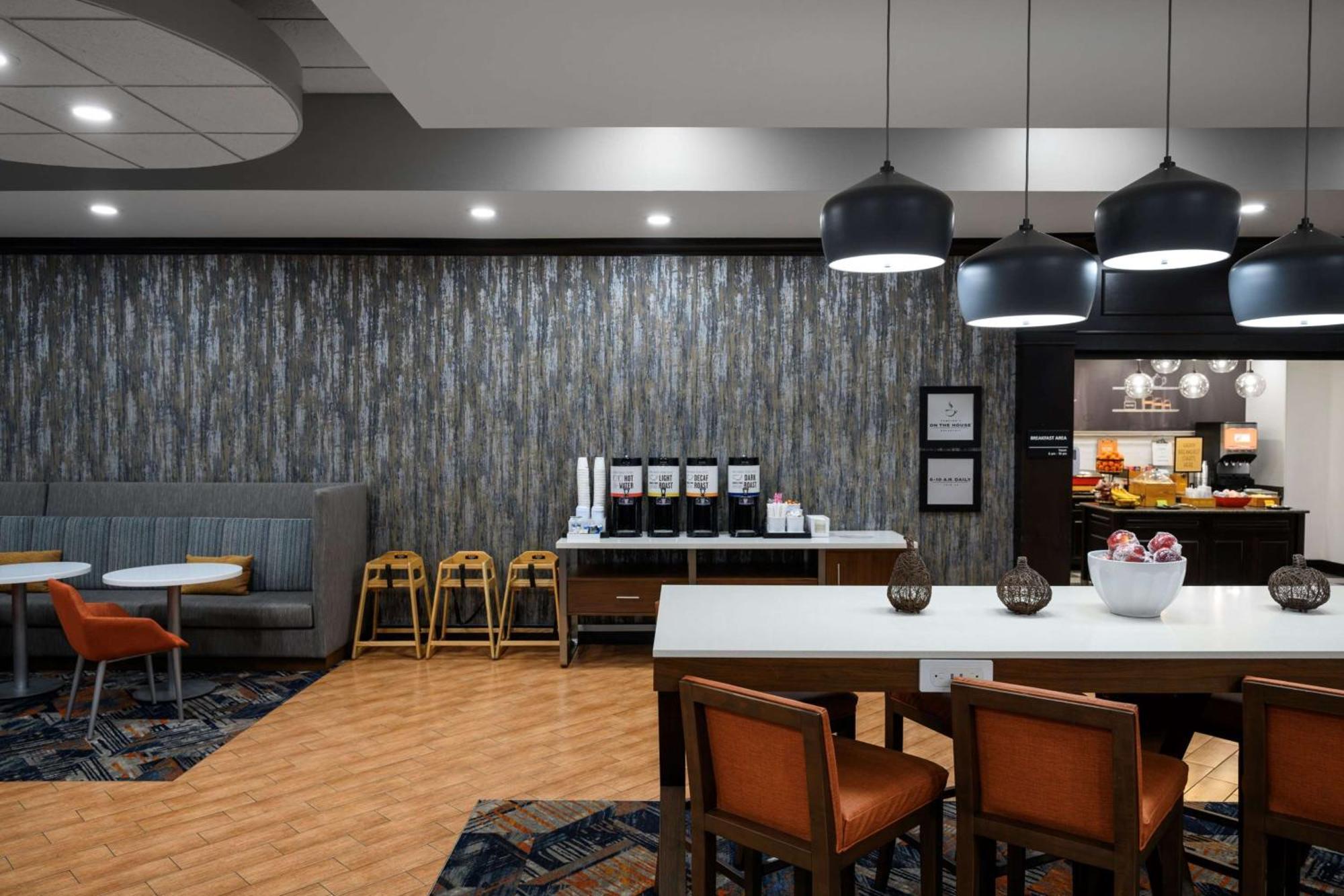 Hampton Inn Evansville Airport Exterior photo
