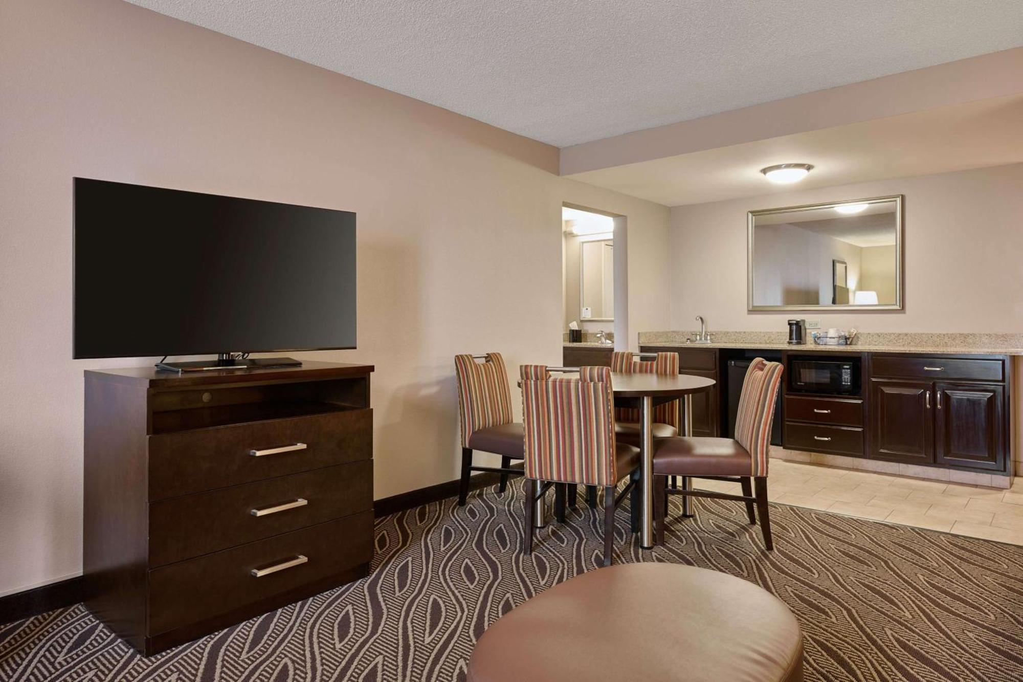 Hampton Inn Evansville Airport Exterior photo